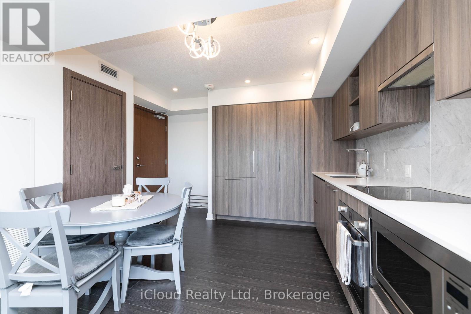 2311 - 19 Bathurst Street, Toronto, ON - Indoor