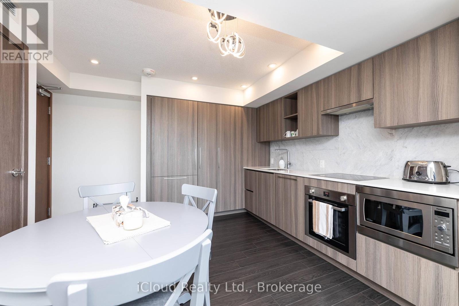 2311 - 19 Bathurst Street, Toronto, ON - Indoor Photo Showing Kitchen
