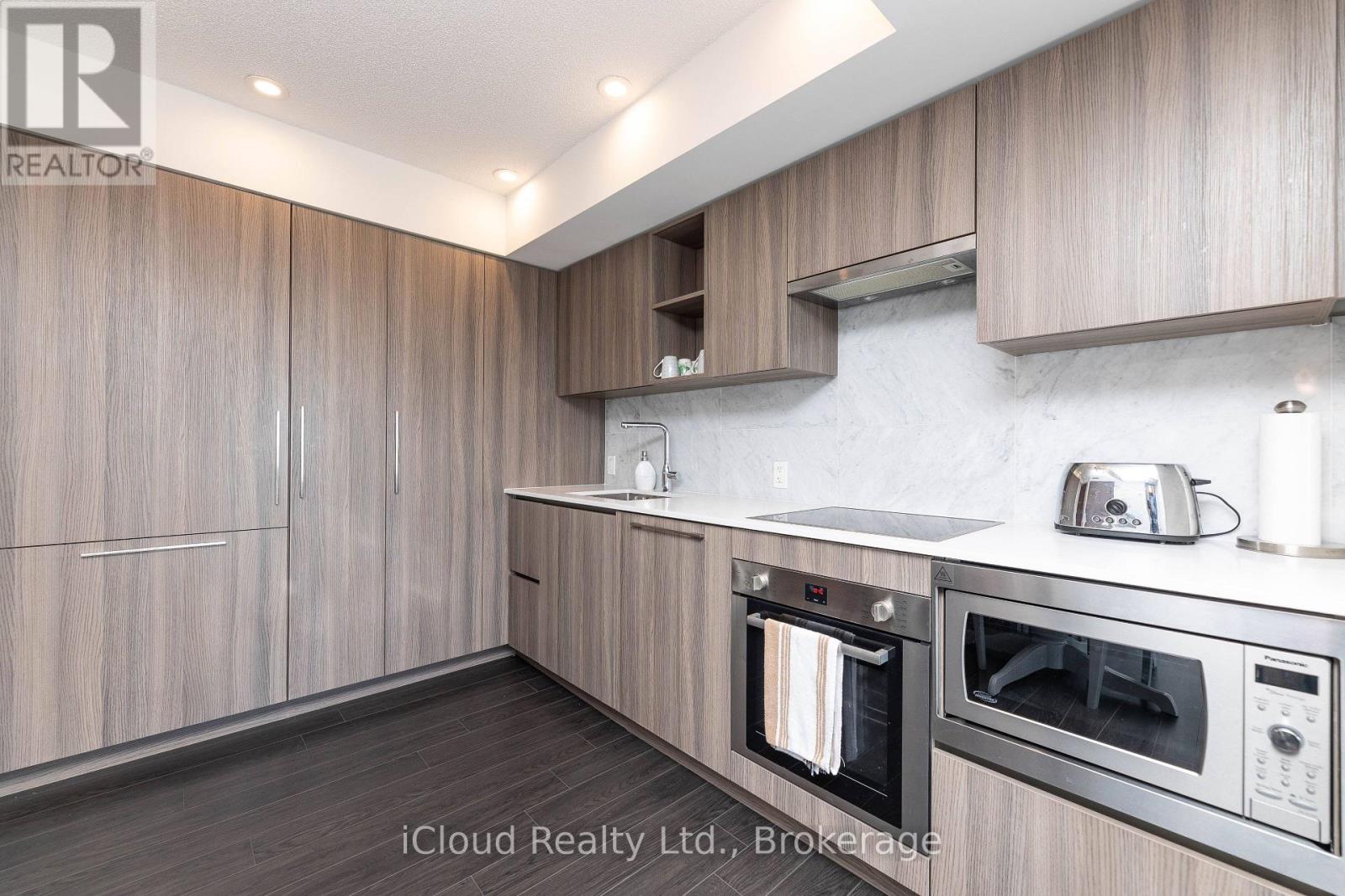 2311 - 19 Bathurst Street, Toronto, ON - Indoor Photo Showing Kitchen