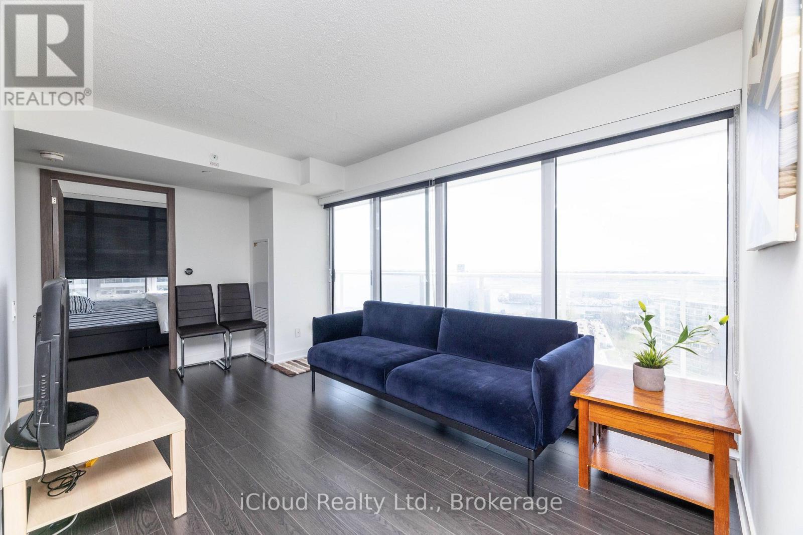 2311 - 19 Bathurst Street, Toronto, ON - Indoor Photo Showing Living Room