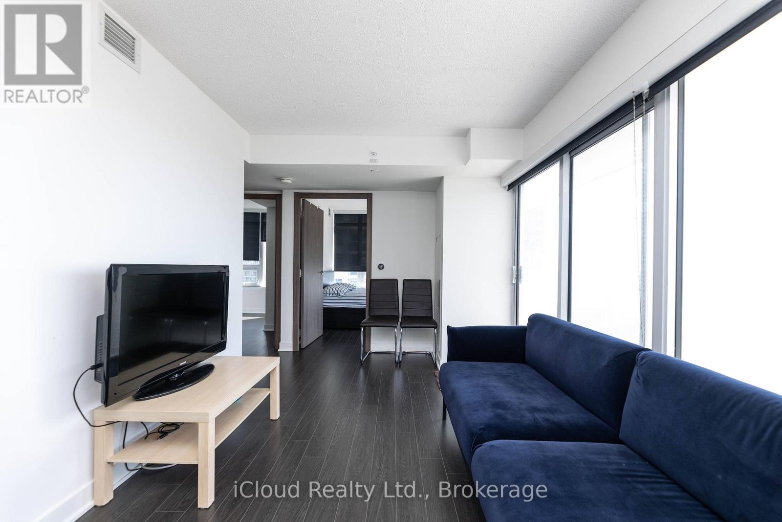 2311 - 19 Bathurst Street, Toronto, ON - Indoor Photo Showing Living Room