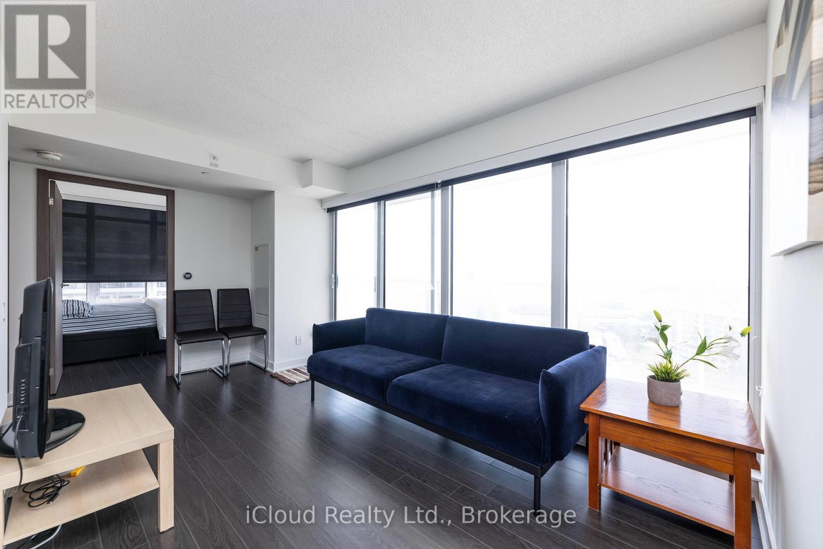 2311 - 19 Bathurst Street, Toronto, ON - Indoor Photo Showing Living Room