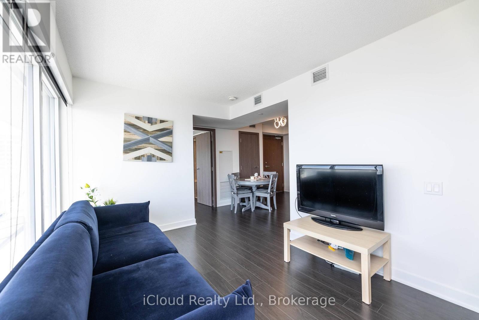 2311 - 19 Bathurst Street, Toronto, ON - Indoor Photo Showing Living Room