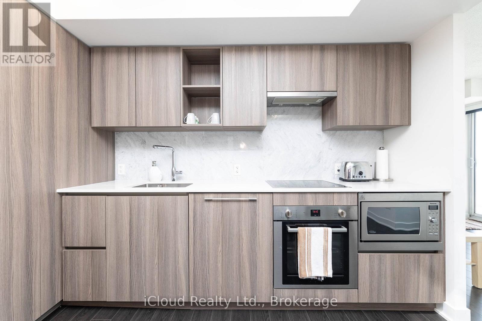 2311 - 19 Bathurst Street, Toronto, ON - Indoor Photo Showing Kitchen