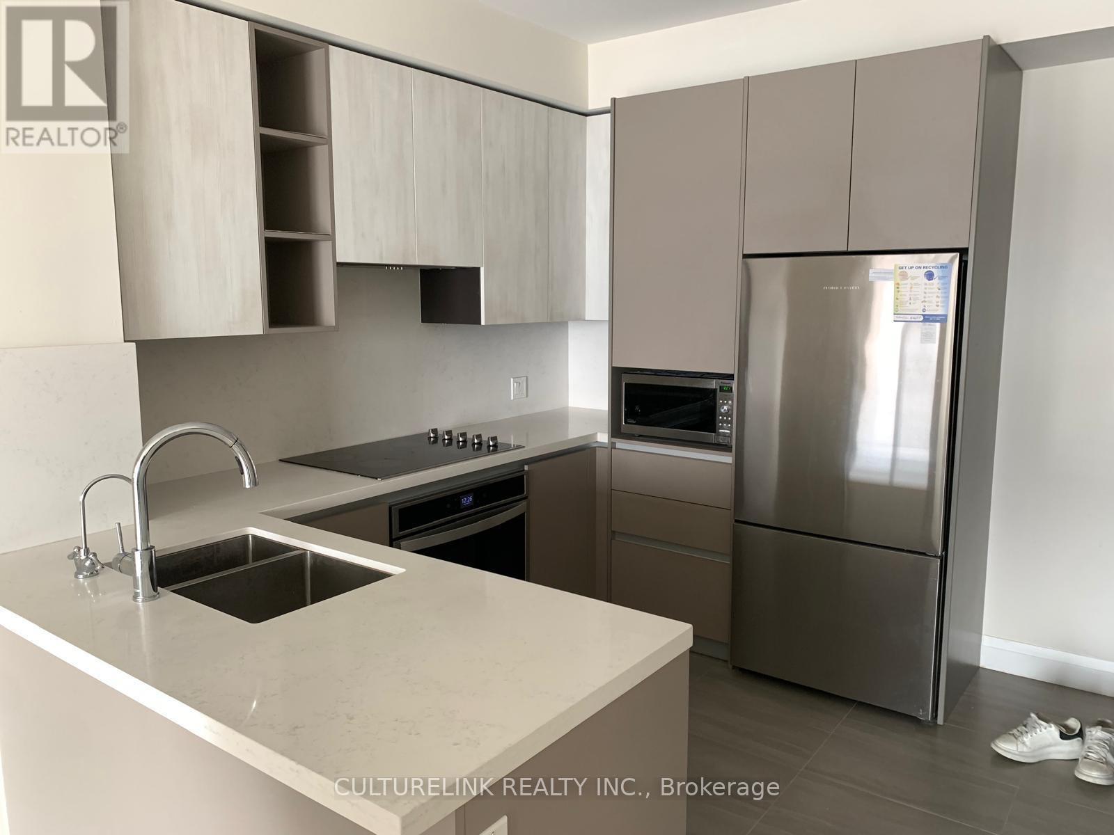 1505 - 398 Highway 7 E, Richmond Hill, ON - Indoor Photo Showing Kitchen With Stainless Steel Kitchen With Double Sink With Upgraded Kitchen