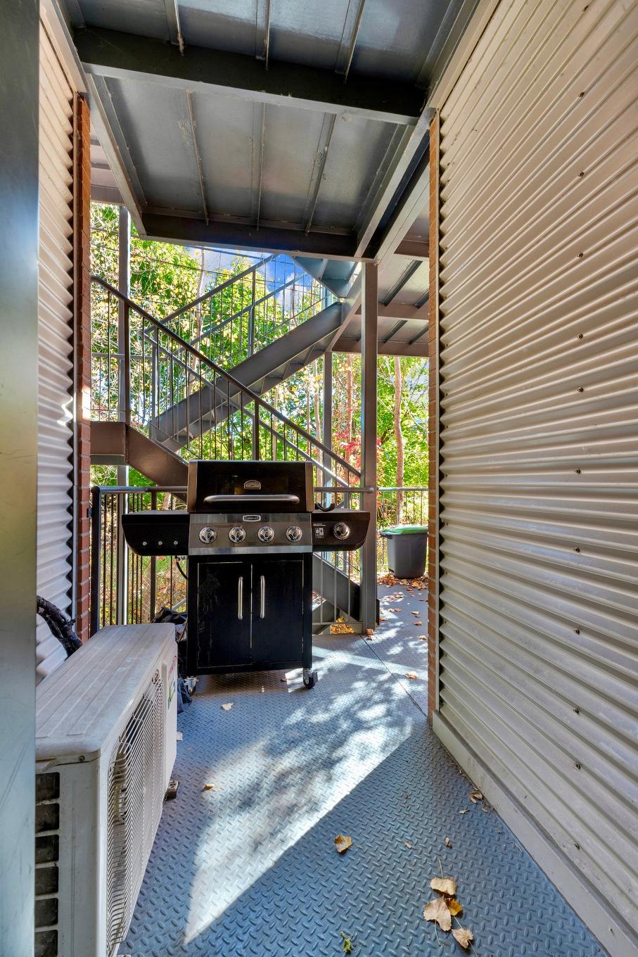 Terrasse - 200-2324 Rue Mullins, Montréal (Le Sud-Ouest), QC - Outdoor With Exterior