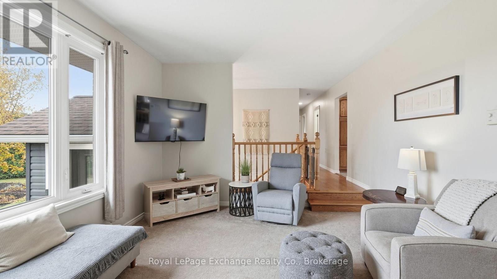 2295 12Th Concession, Huron-Kinloss, ON - Indoor Photo Showing Living Room
