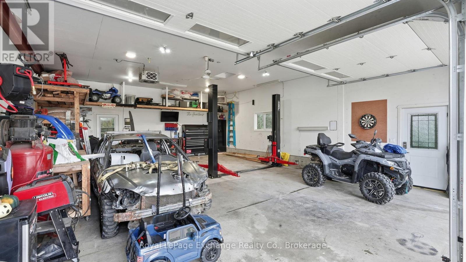 2295 12Th Concession, Huron-Kinloss, ON - Indoor Photo Showing Garage