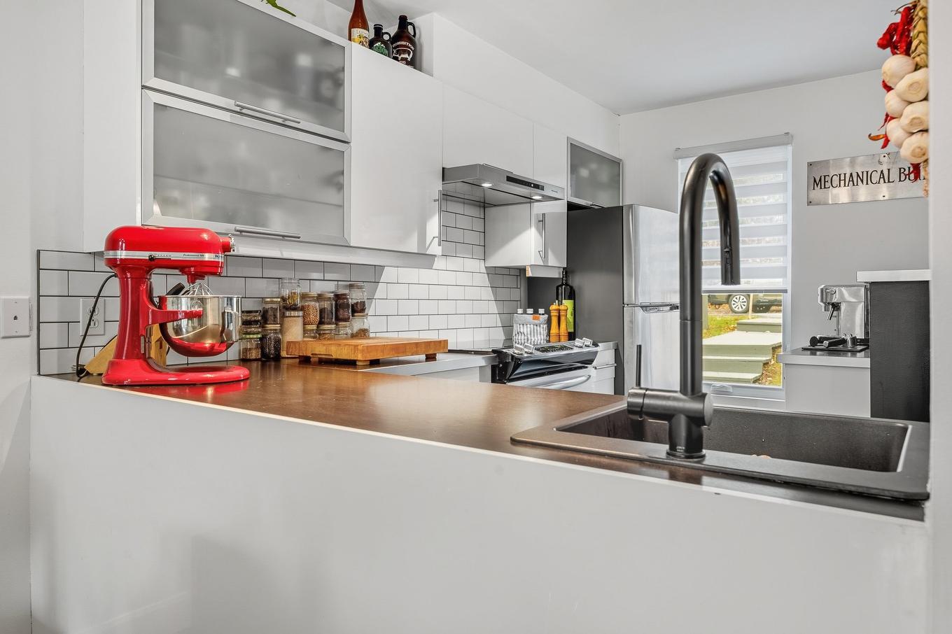 Kitchen - 103-280 Ch. Des Grappes, Piedmont, QC - Indoor Photo Showing Kitchen