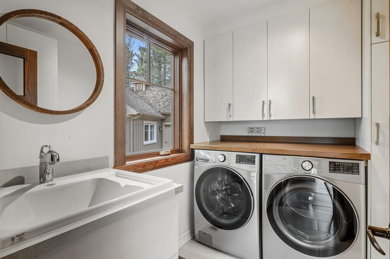 Laundry room - 1835 Rue De La Forêt, Sainte-Adèle, QC - Indoor Photo Showing Laundry Room
