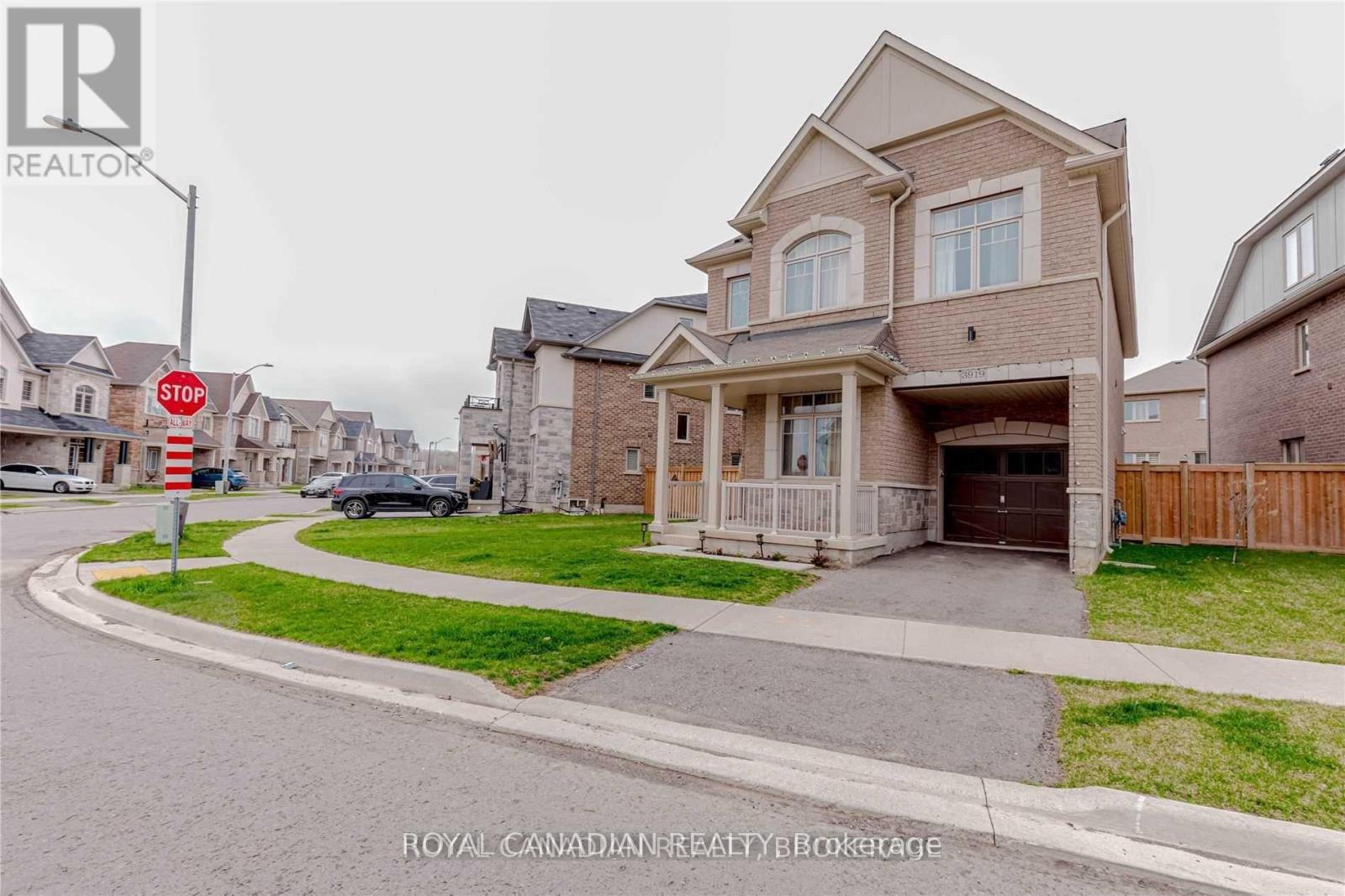 3919 Tufgar Crescent, Burlington, ON - Outdoor With Facade