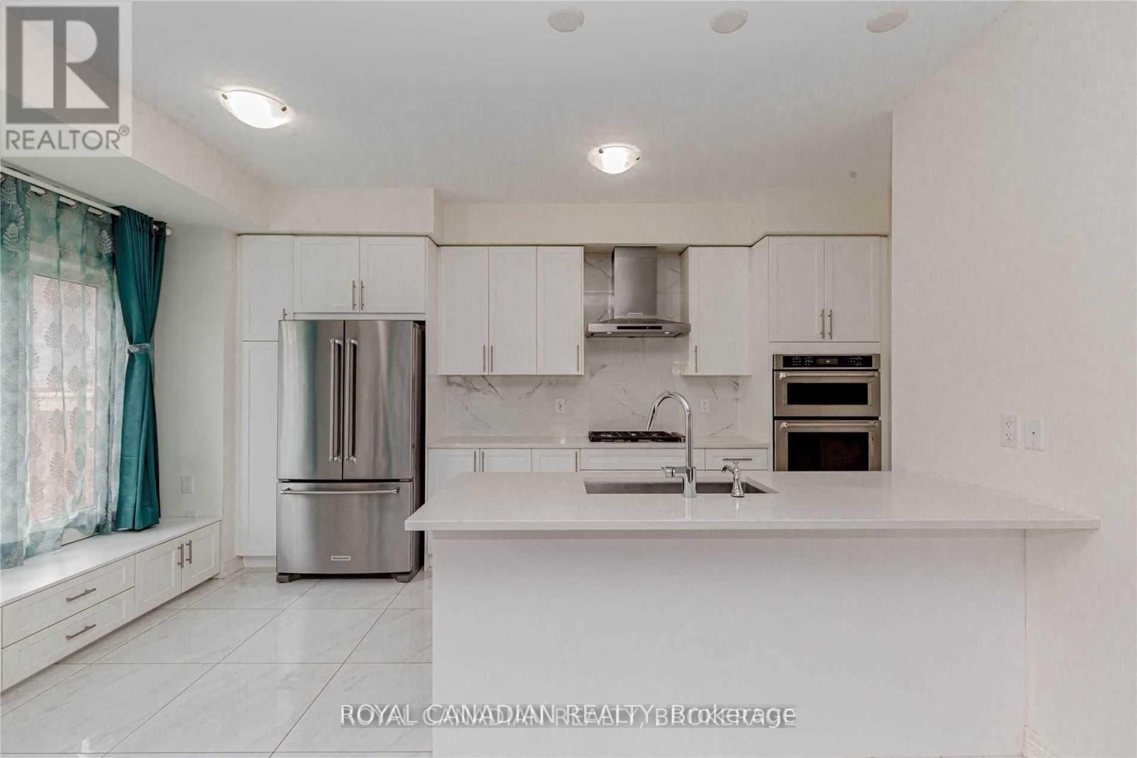 3919 Tufgar Crescent, Burlington, ON - Indoor Photo Showing Kitchen
