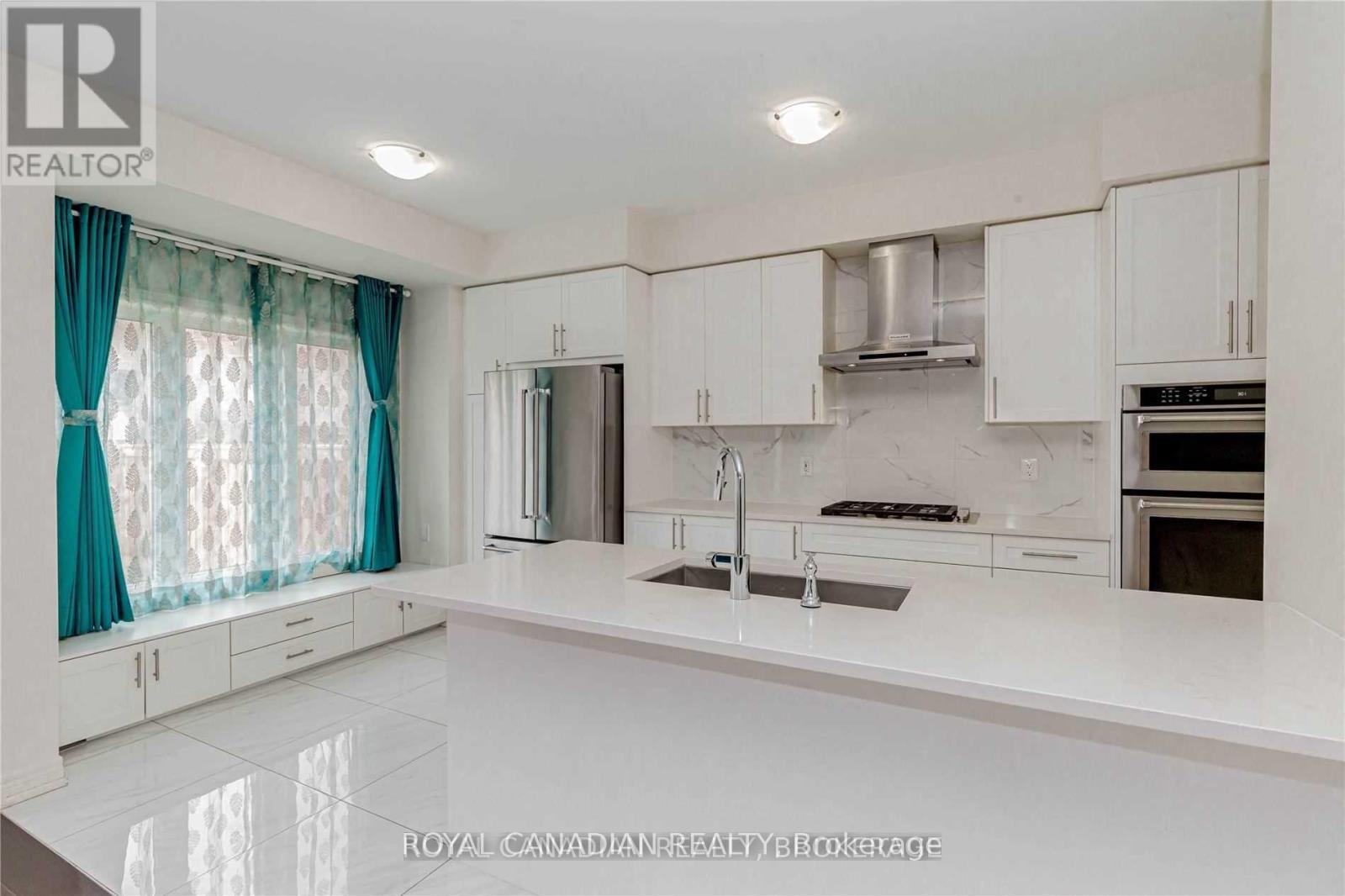 3919 Tufgar Crescent, Burlington, ON - Indoor Photo Showing Kitchen