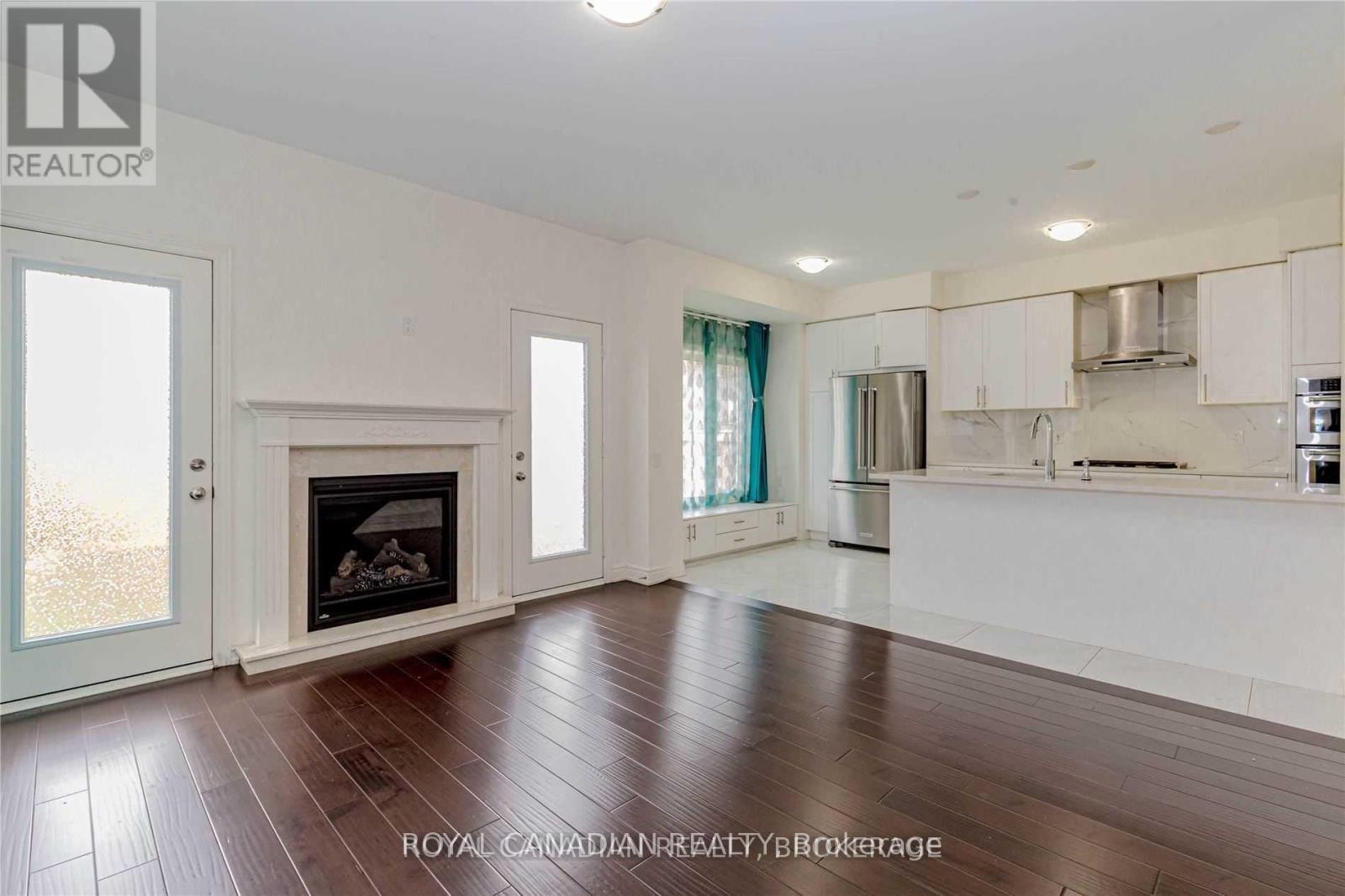 3919 Tufgar Crescent, Burlington, ON - Indoor With Fireplace