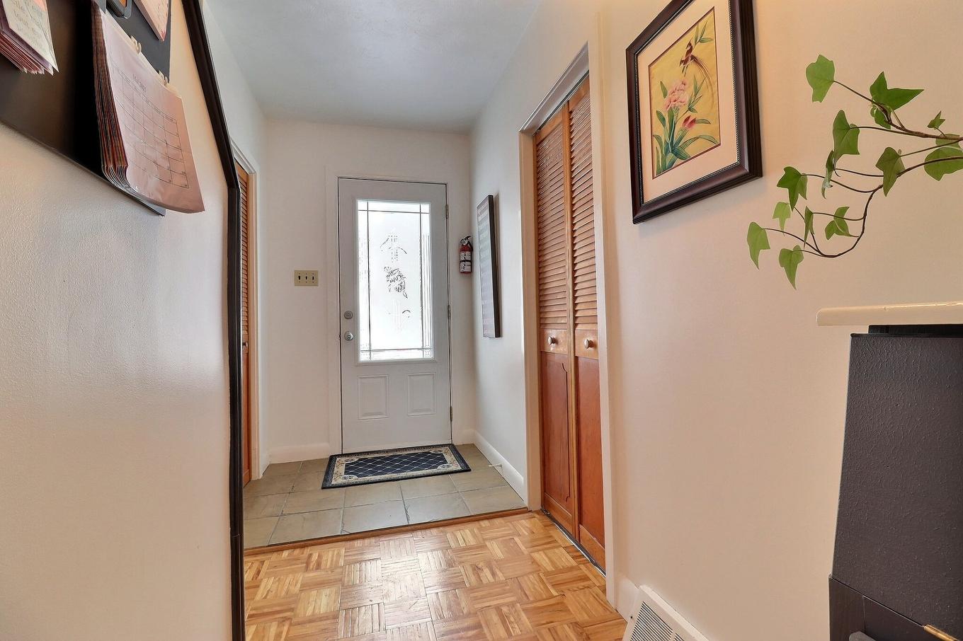 Corridor - 247 Rue Lauzon, Rouyn-Noranda, QC - Indoor Photo Showing Other Room