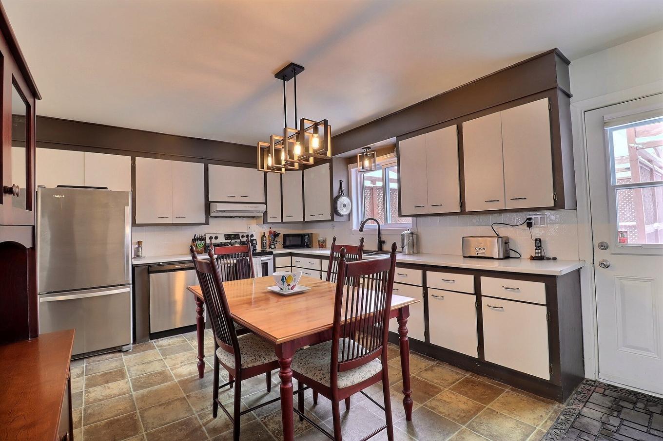 Cuisine - 247 Rue Lauzon, Rouyn-Noranda, QC - Indoor