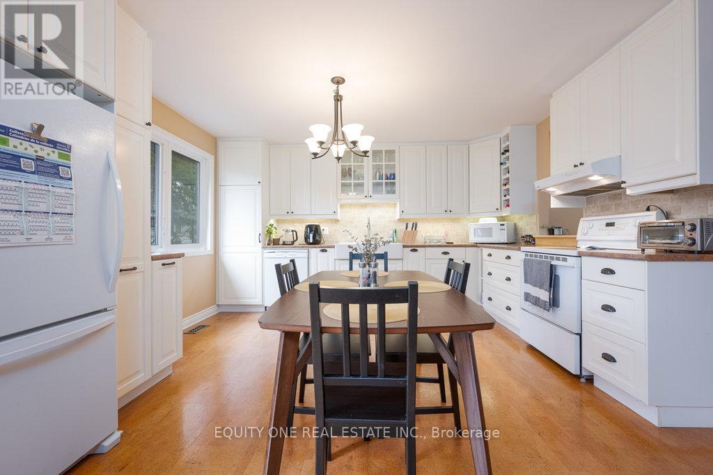 2557 Flannery Drive, Ottawa, ON - Indoor