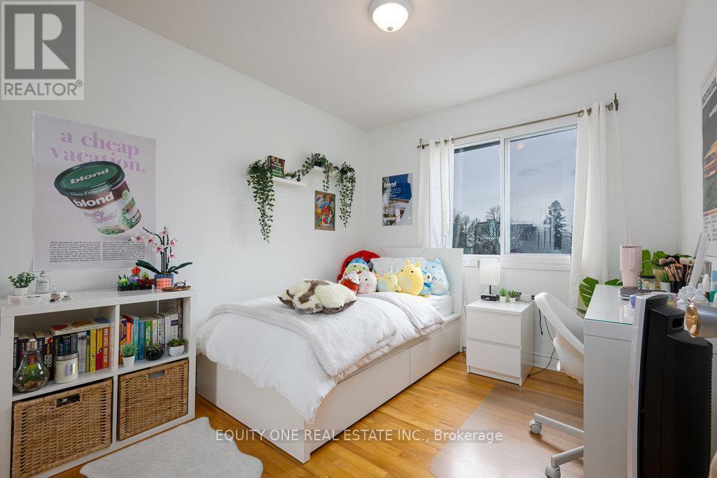 2557 Flannery Drive, Ottawa, ON - Indoor Photo Showing Bedroom