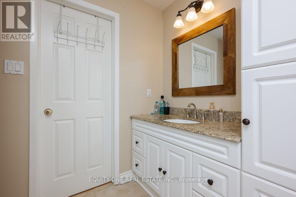 2557 Flannery Drive, Ottawa, ON - Indoor