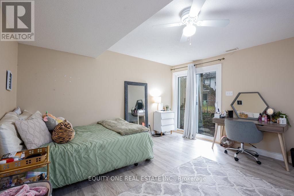2557 Flannery Drive, Ottawa, ON - Indoor Photo Showing Bedroom
