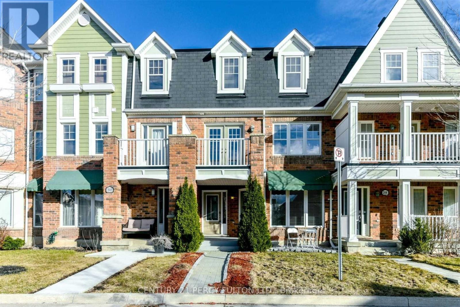 204 Magurn Gate, Milton, ON - Outdoor With Facade