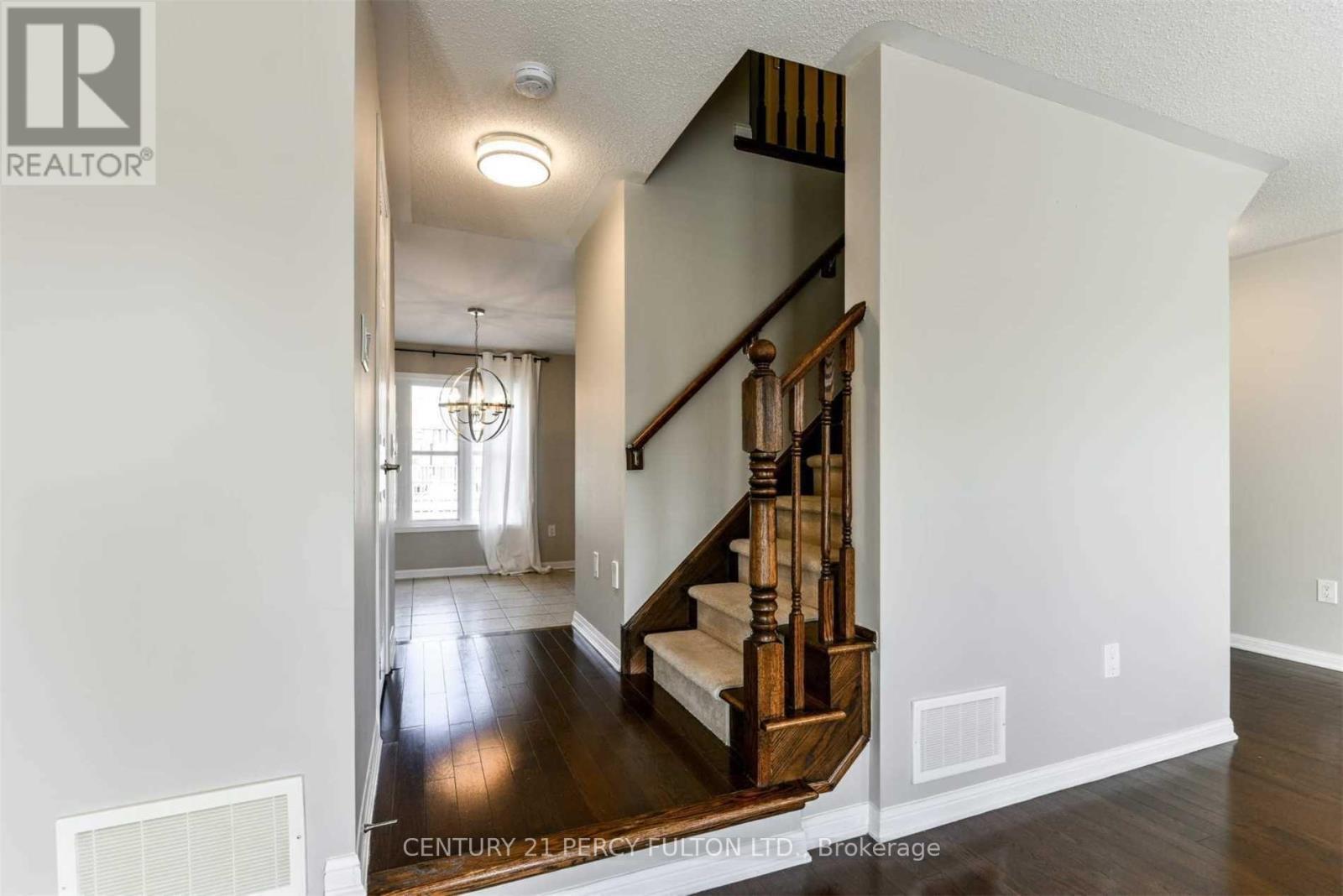 204 Magurn Gate, Milton, ON - Indoor Photo Showing Other Room