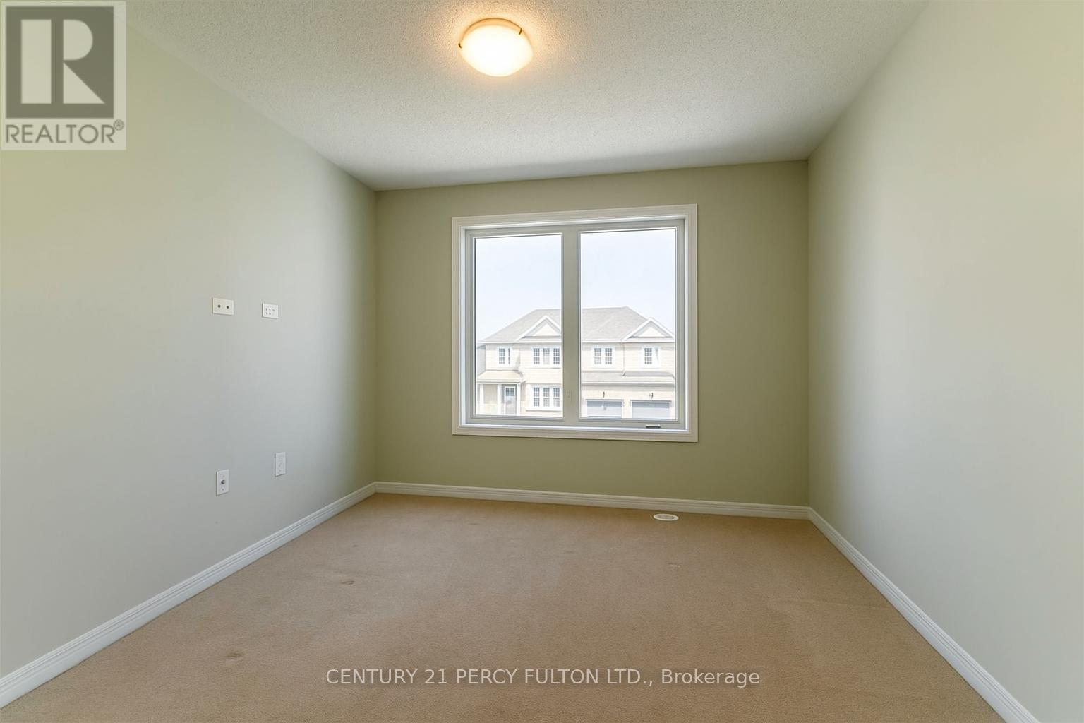204 Magurn Gate, Milton, ON - Indoor Photo Showing Other Room