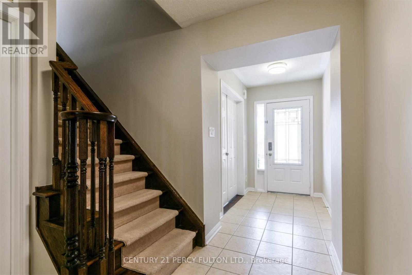 204 Magurn Gate, Milton, ON - Indoor Photo Showing Other Room
