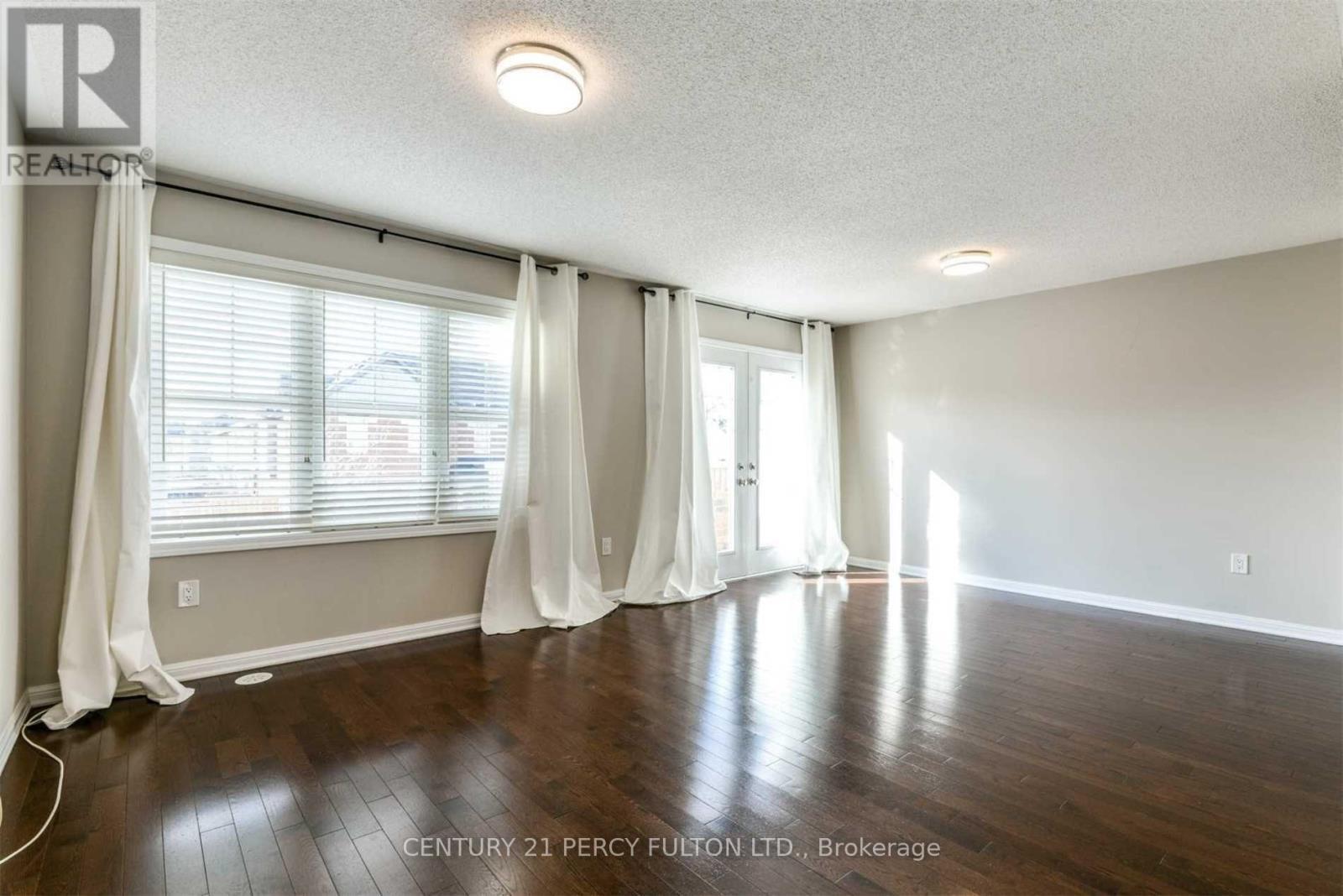 204 Magurn Gate, Milton, ON - Indoor Photo Showing Other Room