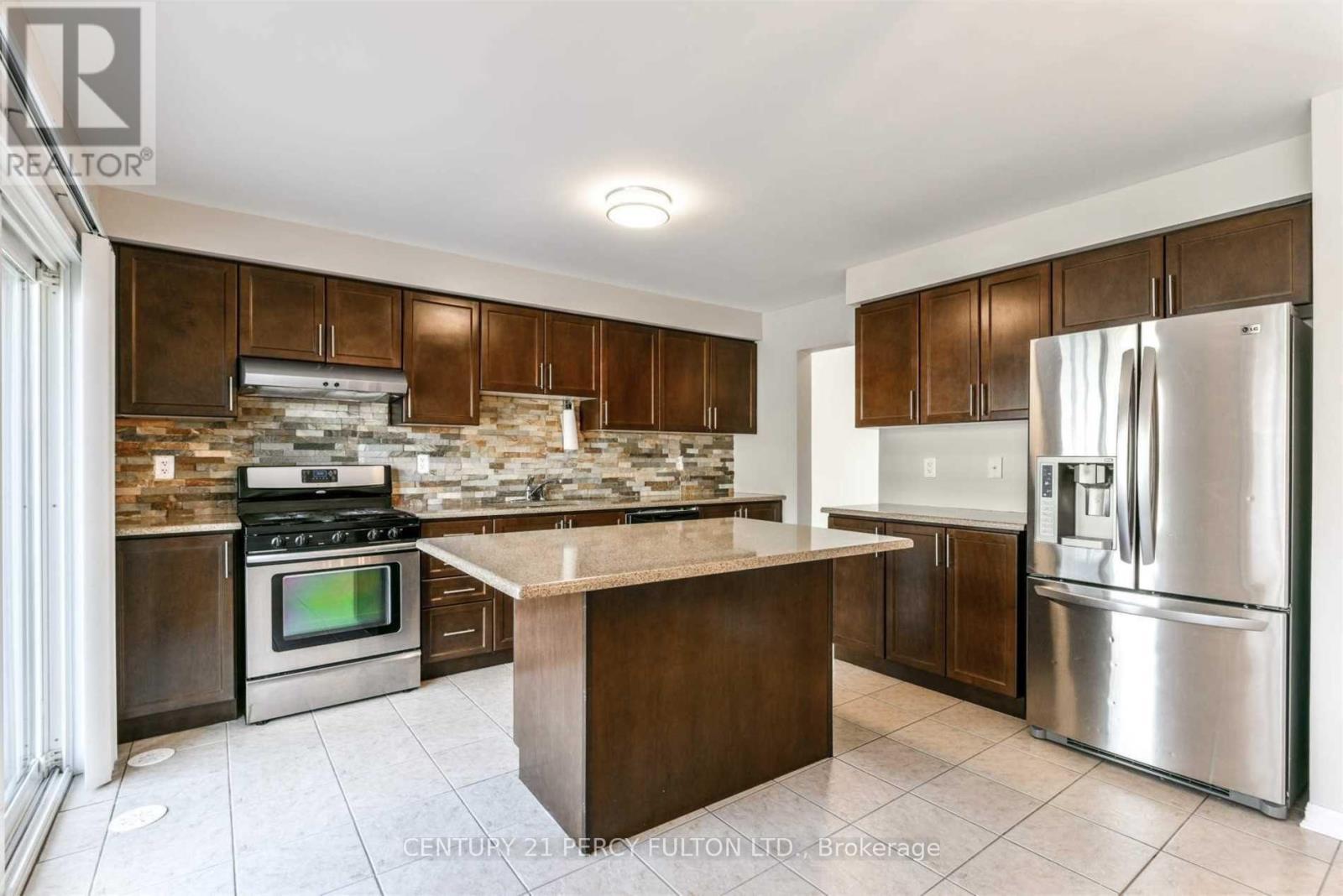 204 Magurn Gate, Milton, ON - Indoor Photo Showing Kitchen