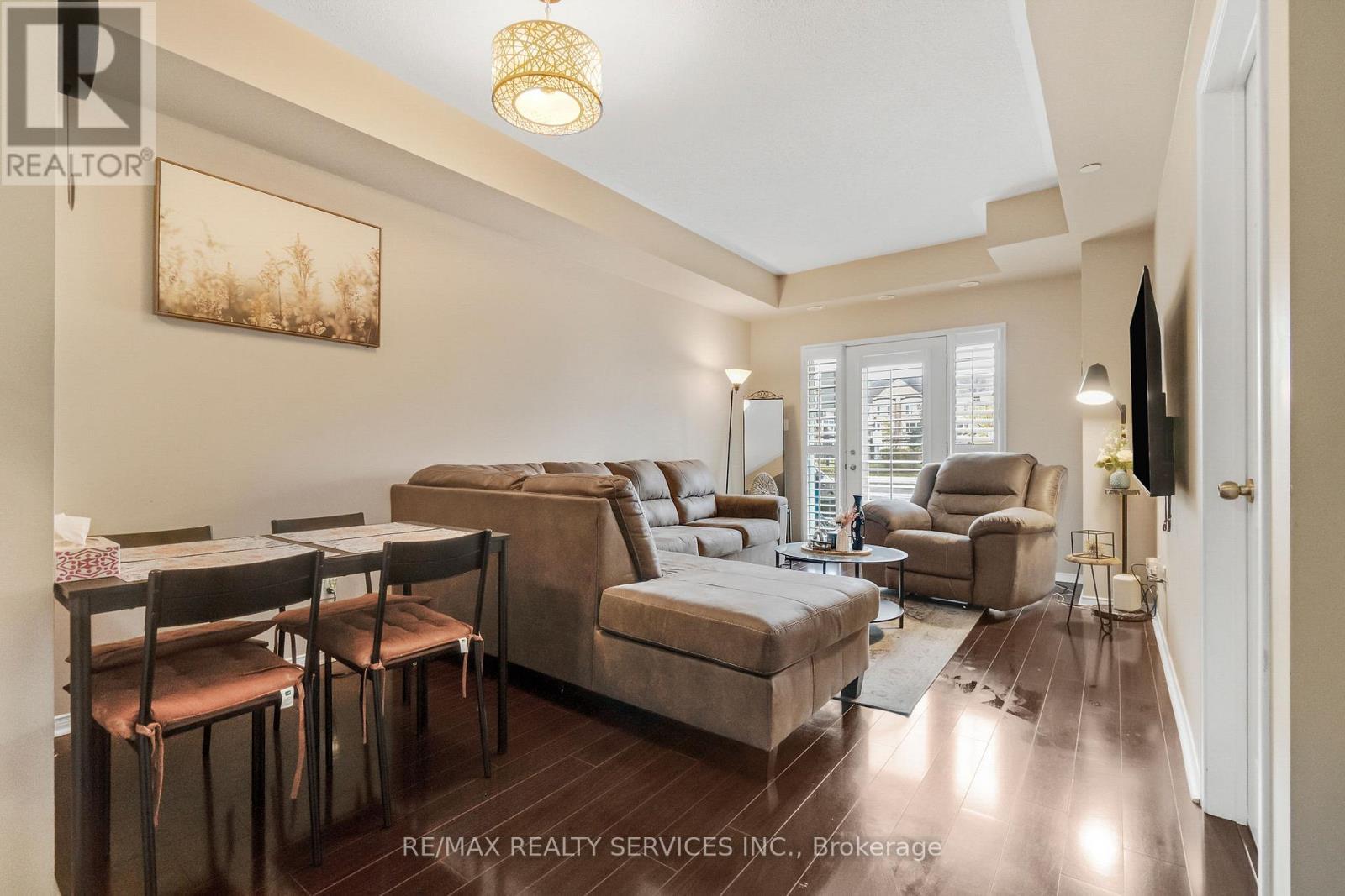 101 - 5150 Winston Churchill Boulevard, Mississauga, ON - Indoor Photo Showing Living Room