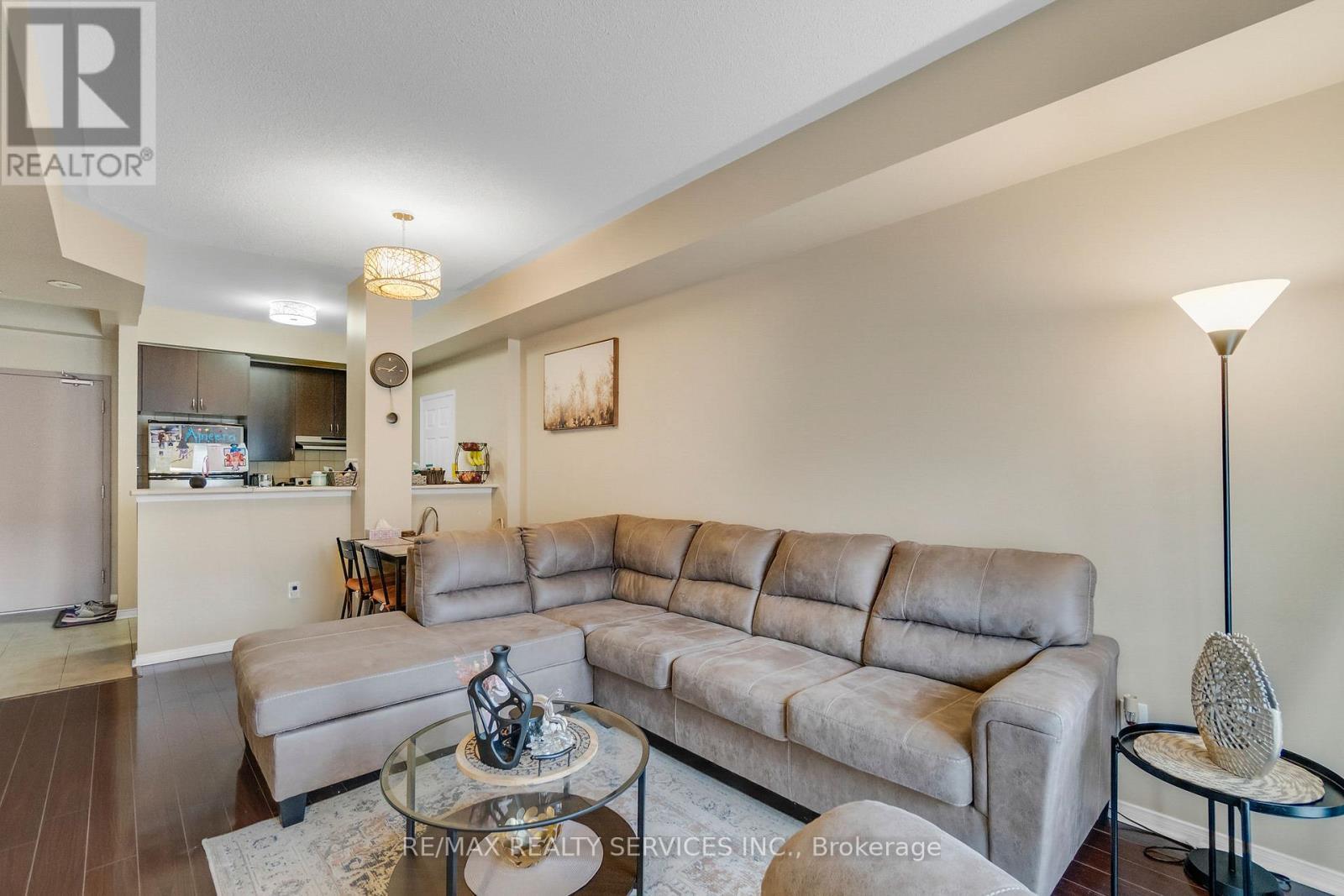 101 - 5150 Winston Churchill Boulevard, Mississauga, ON - Indoor Photo Showing Living Room