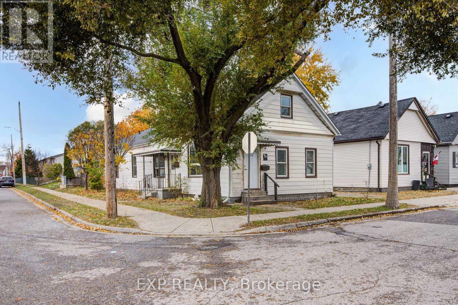 Corner Lot Full Property View w/ Both Entrances - 1 Rathgar Street, London East (East L), ON - Outdoor With Facade