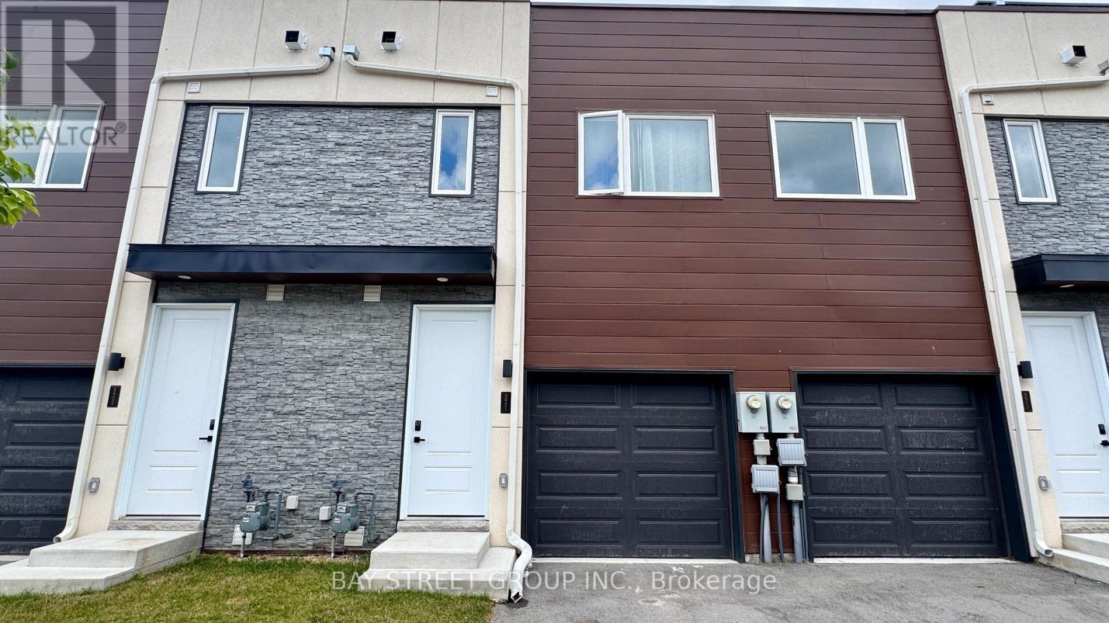 5921 Bentley Common, Niagara Falls, ON - Outdoor With Exterior