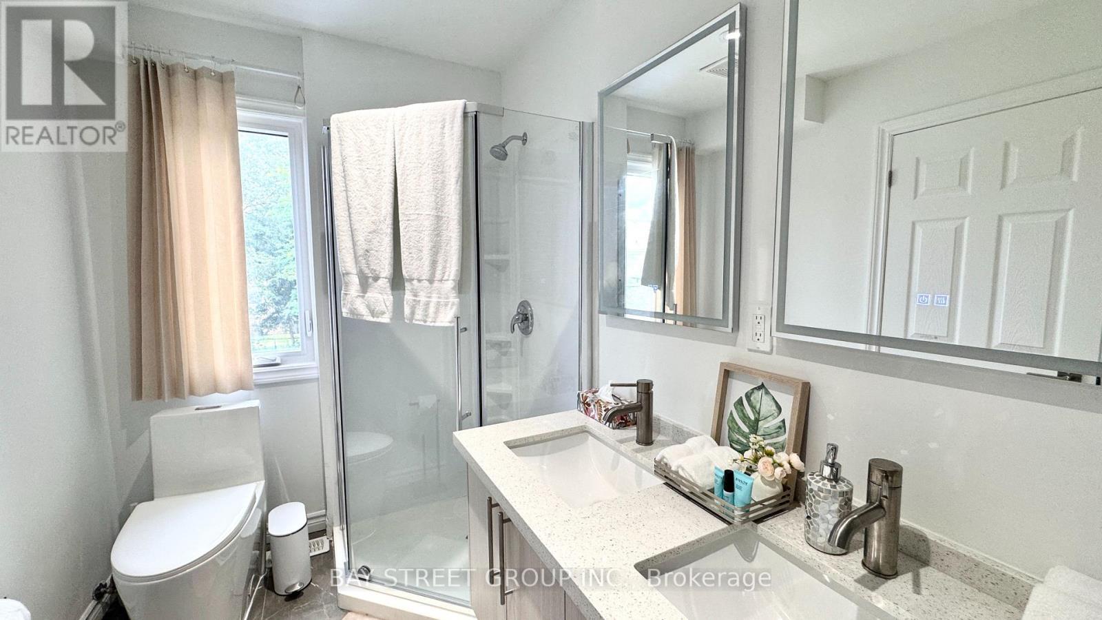 5921 Bentley Common, Niagara Falls, ON - Indoor Photo Showing Bathroom