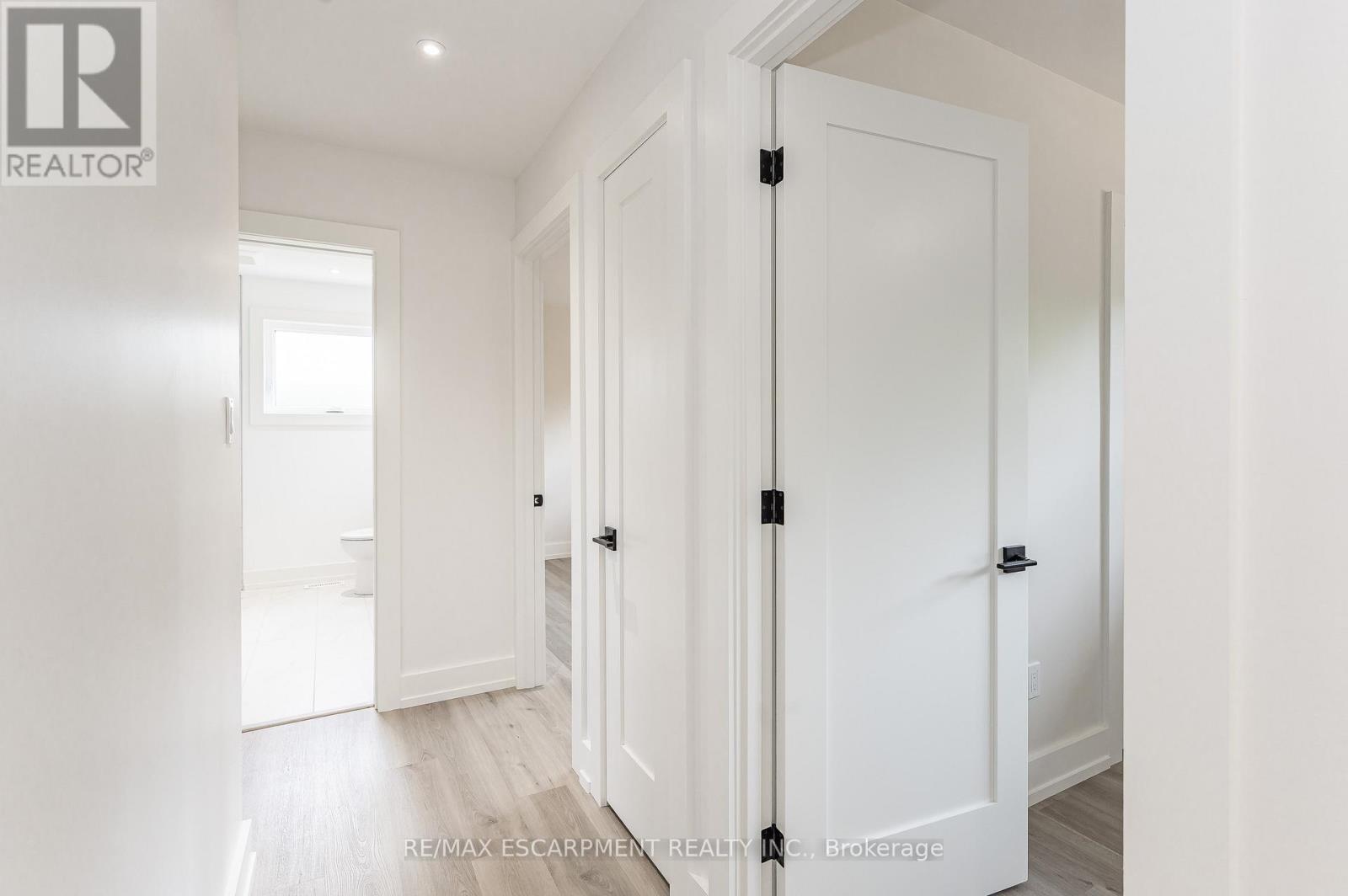 Upper - 664 Hiawatha Boulevard, Hamilton, ON - Indoor Photo Showing Other Room