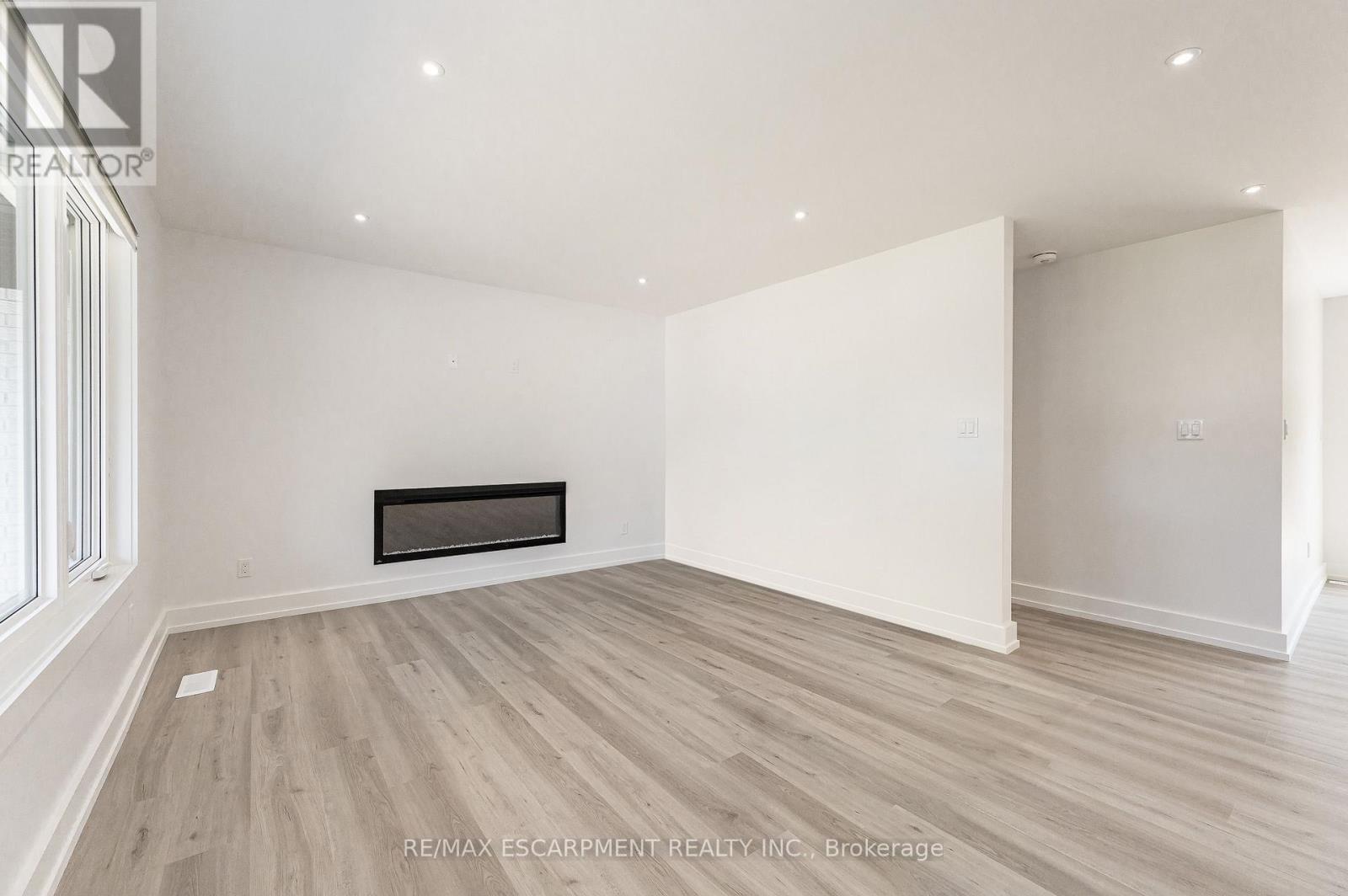 Upper - 664 Hiawatha Boulevard, Hamilton, ON - Indoor