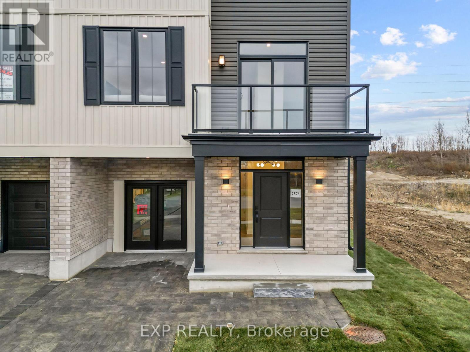18 - 2605 Kettering Place, London South (South U), ON - Outdoor