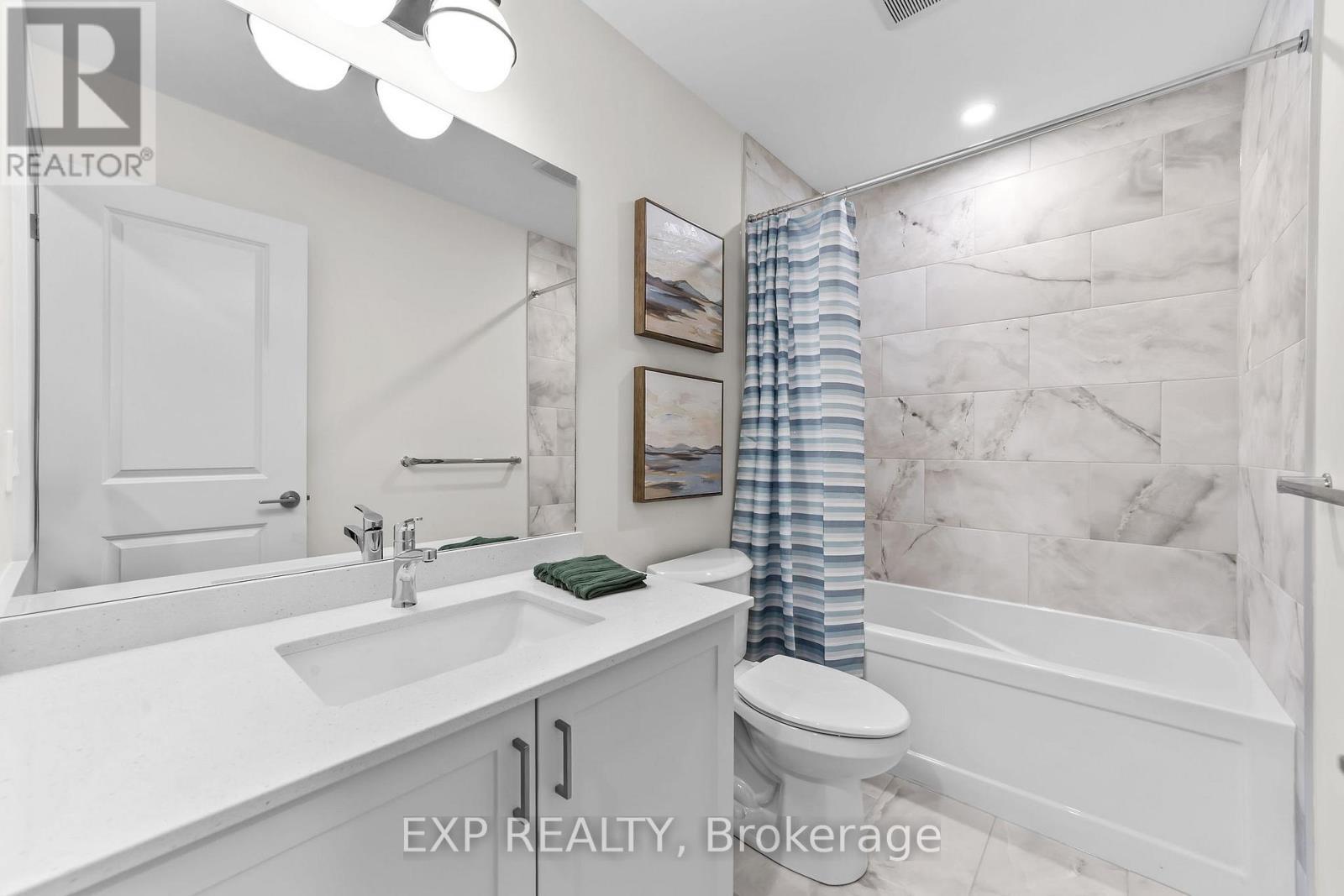 18 - 2605 Kettering Place, London South (South U), ON - Indoor Photo Showing Bathroom