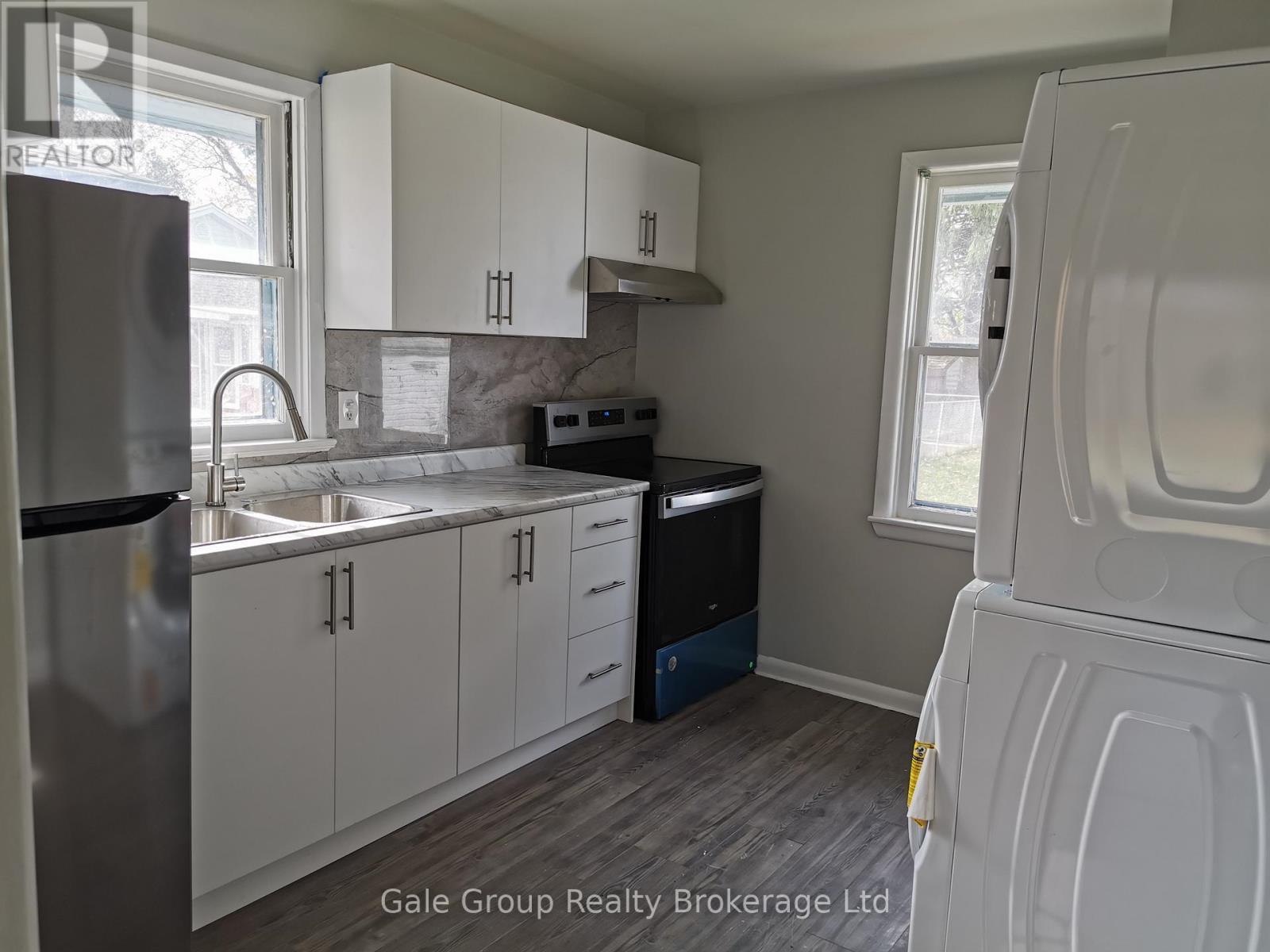 Upper - 74 Aileen Drive, Woodstock (Woodstock - South), ON - Indoor Photo Showing Kitchen With Double Sink