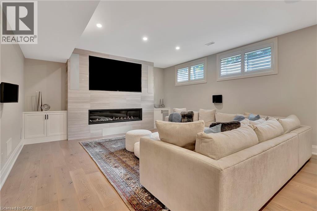 912 Fall Harvest Court, Kitchener, ON - Indoor With Fireplace