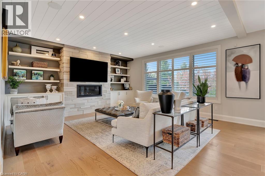 912 Fall Harvest Court, Kitchener, ON - Indoor With Fireplace