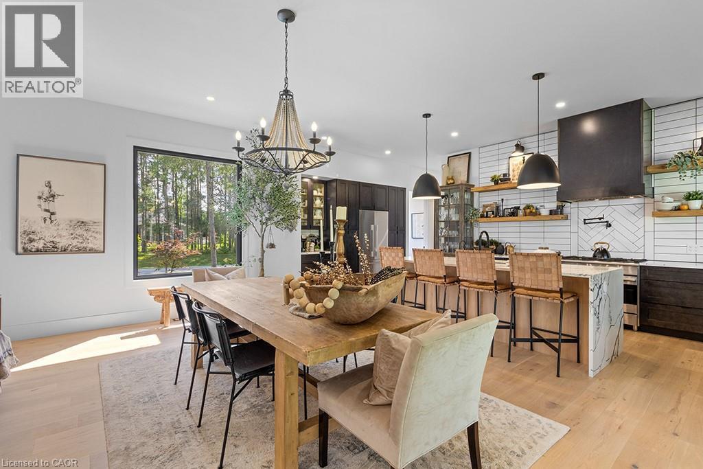 107 Louise Creek Crescent, Elmwood, ON - Indoor Photo Showing Dining Room