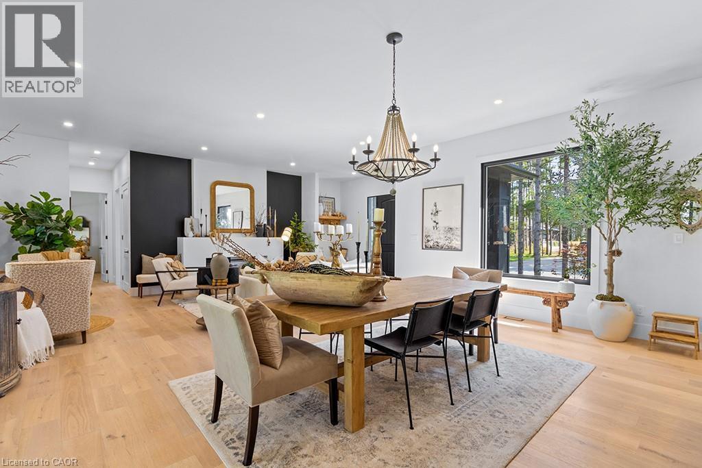 107 Louise Creek Crescent, Elmwood, ON - Indoor Photo Showing Dining Room
