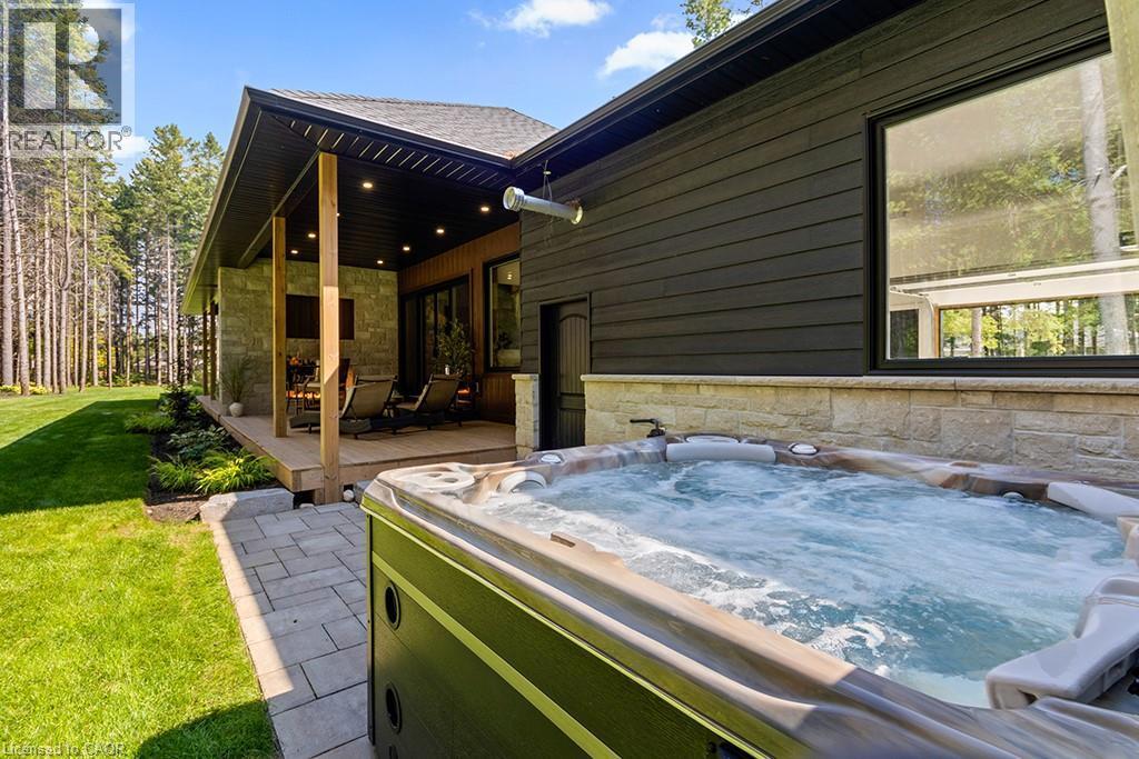 107 Louise Creek Crescent, Elmwood, ON - Outdoor With Exterior