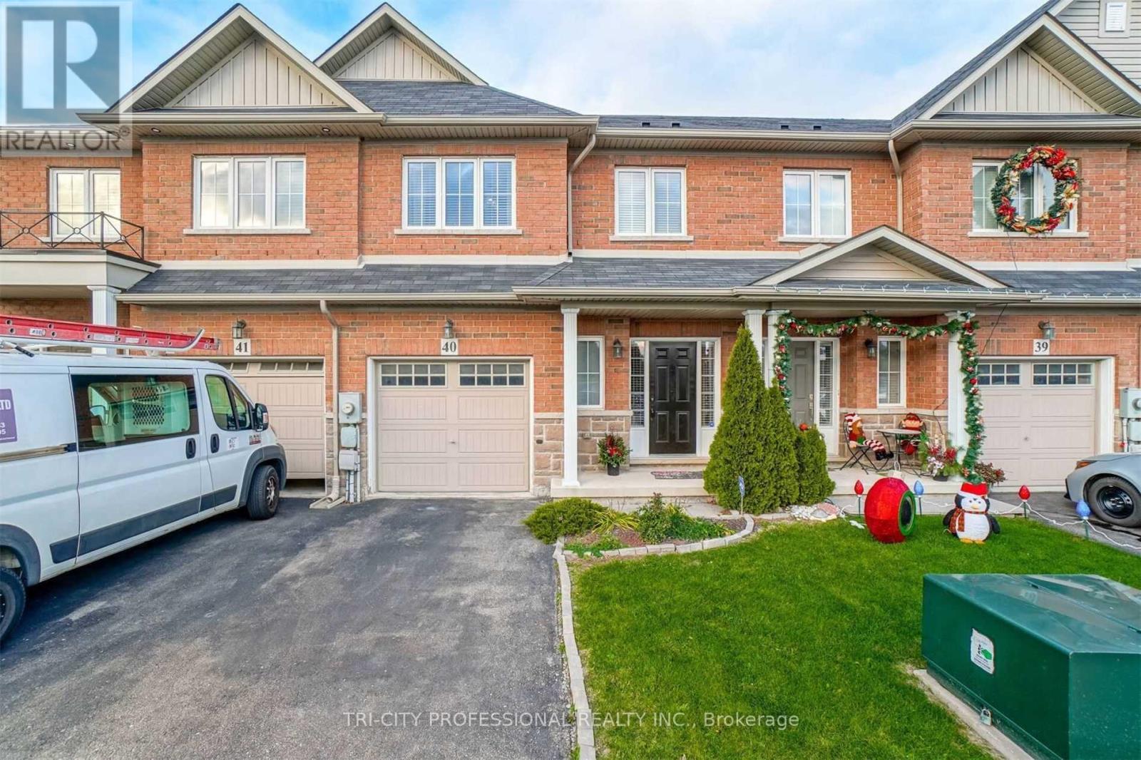 40 - 170 Palacebeach Trail, Hamilton, ON - Outdoor With Facade