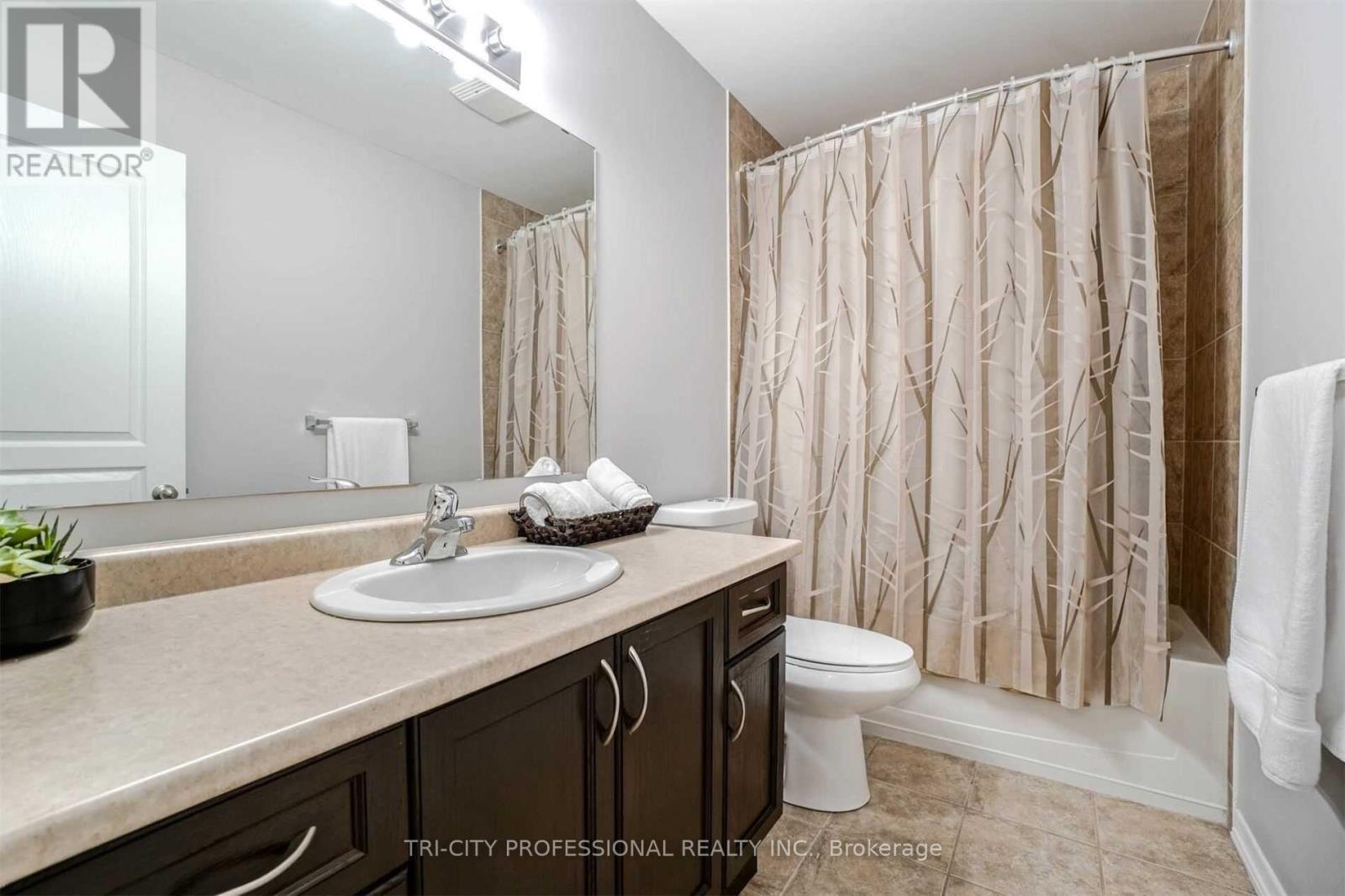 40 - 170 Palacebeach Trail, Hamilton, ON - Indoor Photo Showing Bathroom