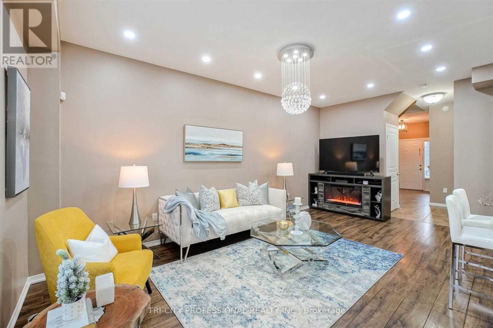 40 - 170 Palacebeach Trail, Hamilton, ON - Indoor Photo Showing Living Room