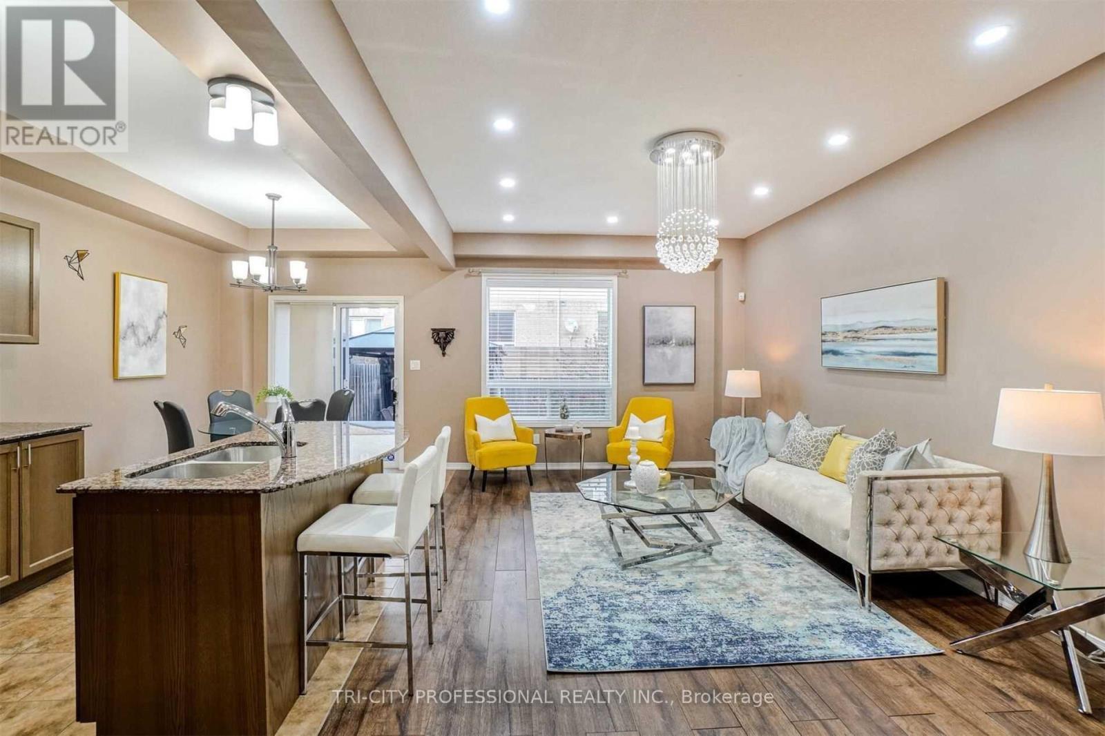 40 - 170 Palacebeach Trail, Hamilton, ON - Indoor Photo Showing Living Room