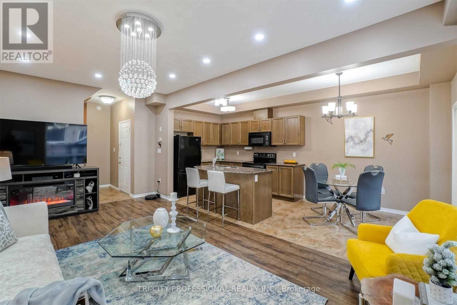 40 - 170 Palacebeach Trail, Hamilton, ON - Indoor Photo Showing Living Room